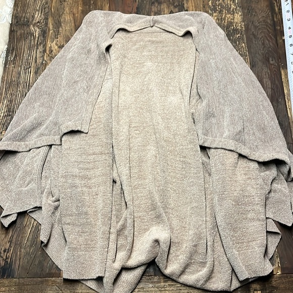 Barefoot Dreams Cardi. NWOT S/M size - Picture 6 of 7